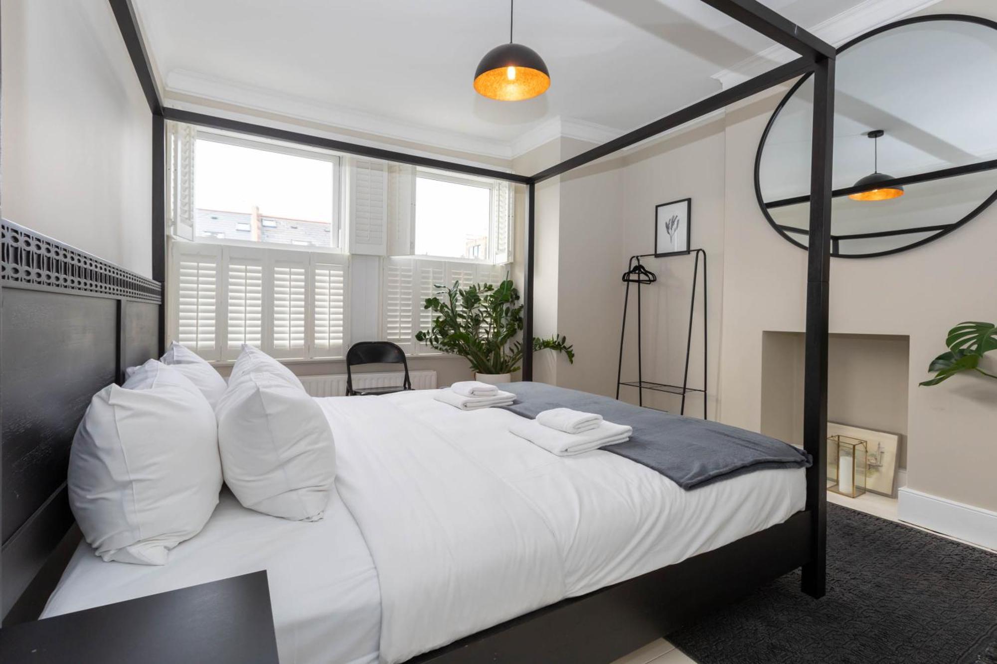 Appartamento Gorgeous 3 Bedroom In Quaint Southfields Londra