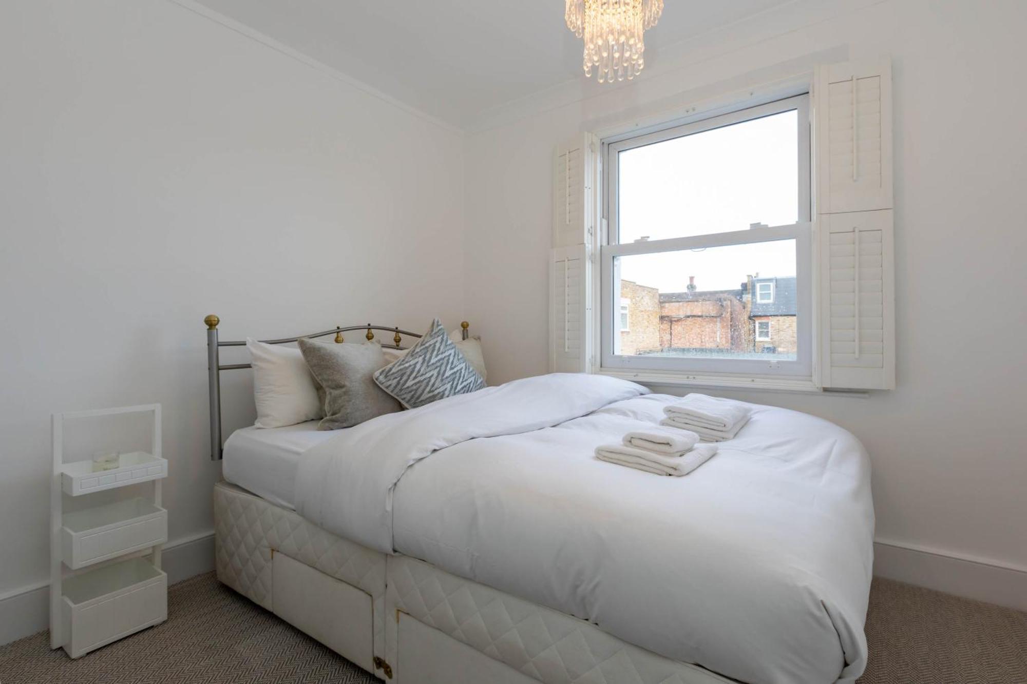 Gorgeous 3 Bedroom In Quaint Southfields Appartamento Londra