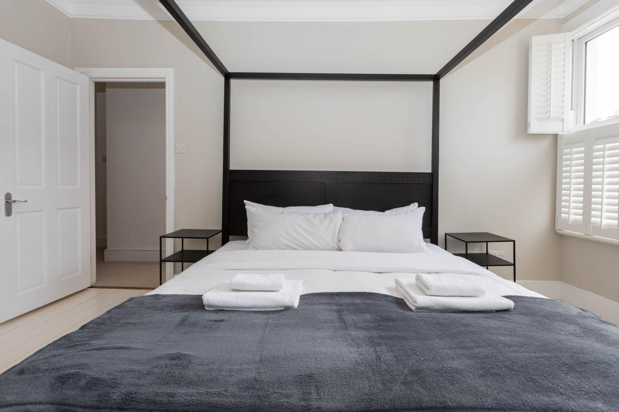 Gorgeous 3 Bedroom In Quaint Southfields Appartamento Londra