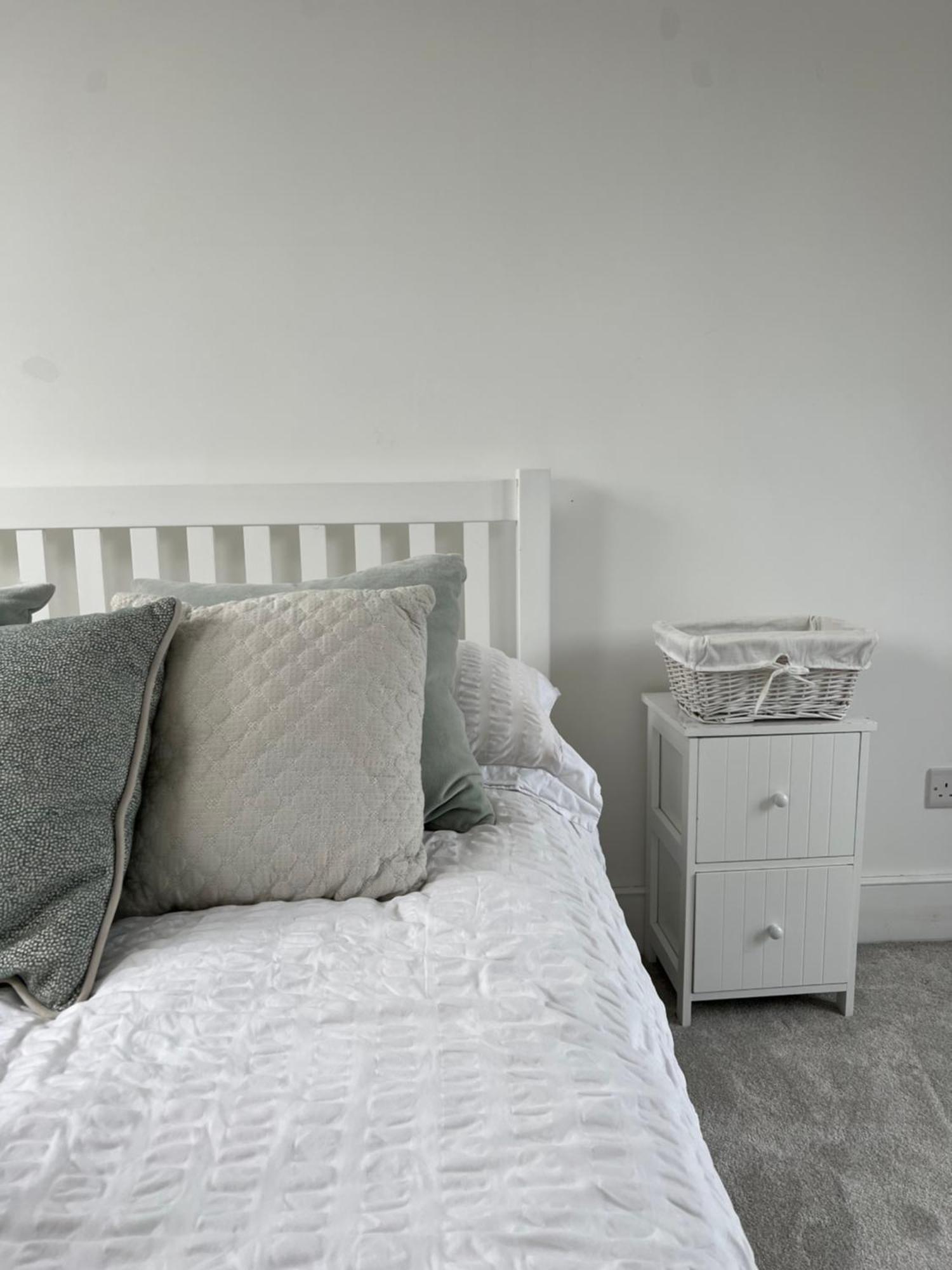 Gorgeous 3 Bedroom In Quaint Southfields * Londra