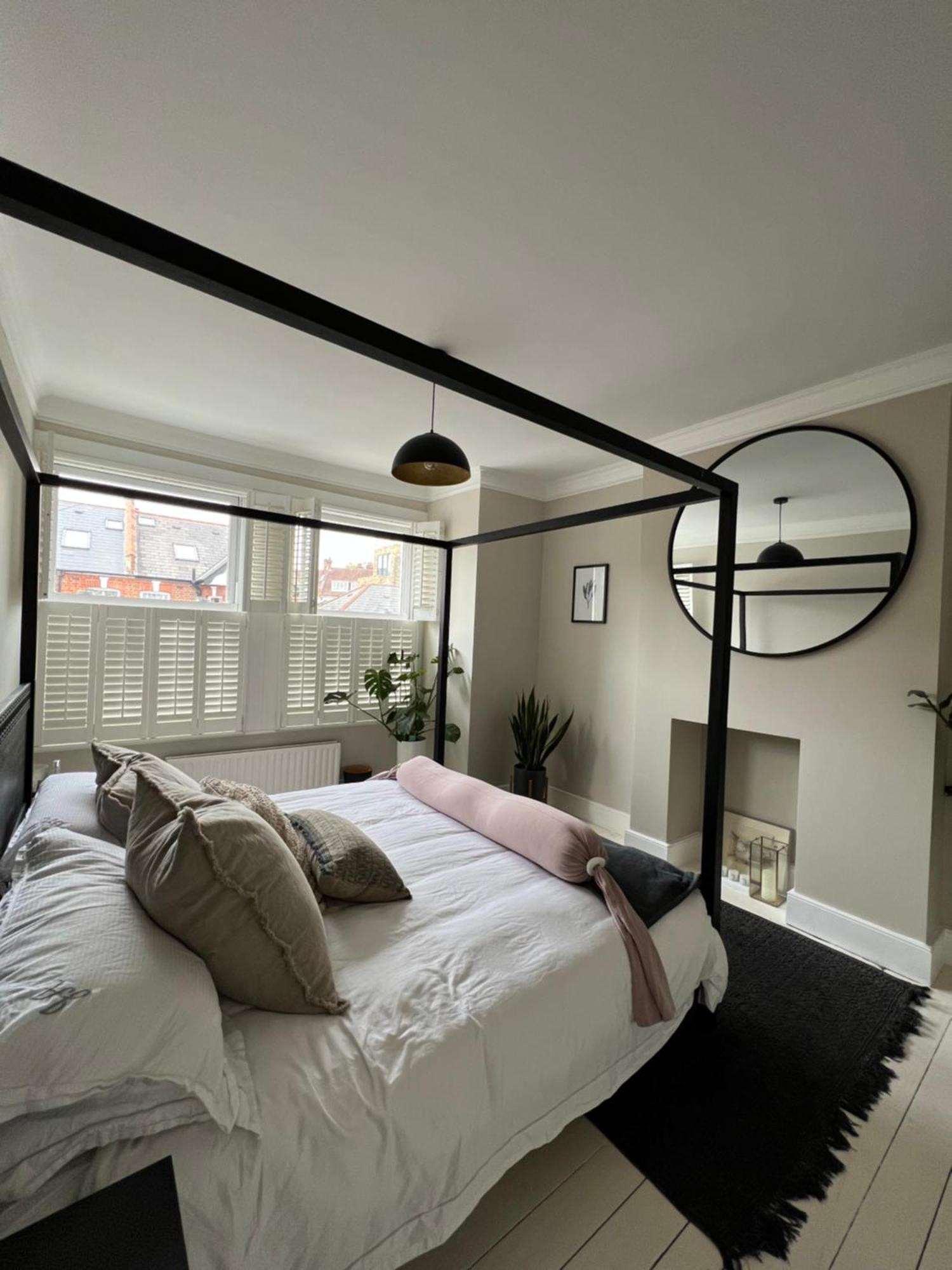 Gorgeous 3 Bedroom In Quaint Southfields * Londra